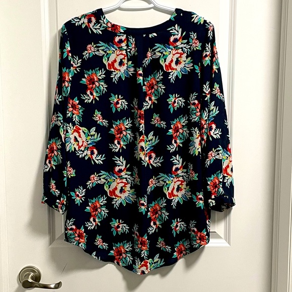 Cynthia Rowley Blouse Size M navy floral print - Picture 2 of 4